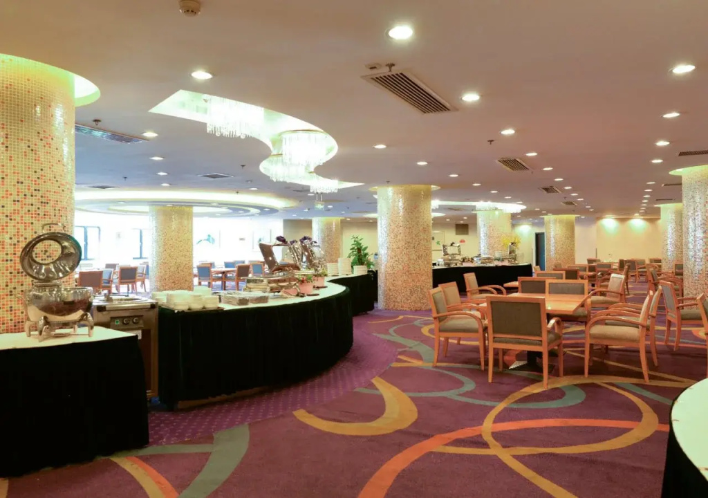 Food & Beverage