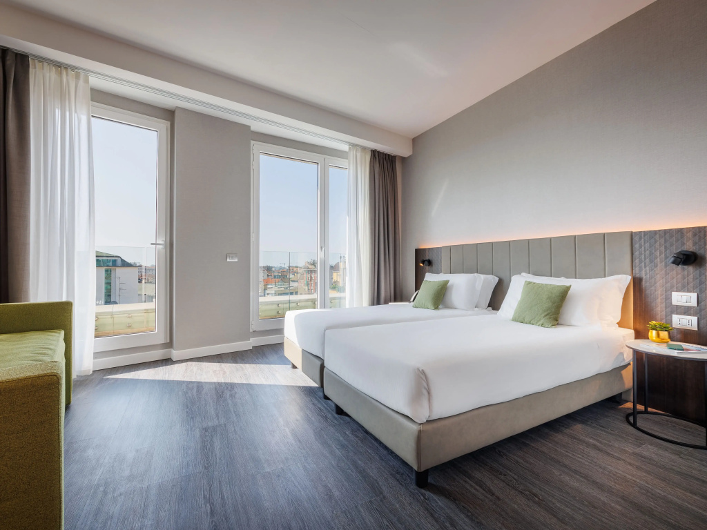 Отель IH Hotels Milano Centrale — фото