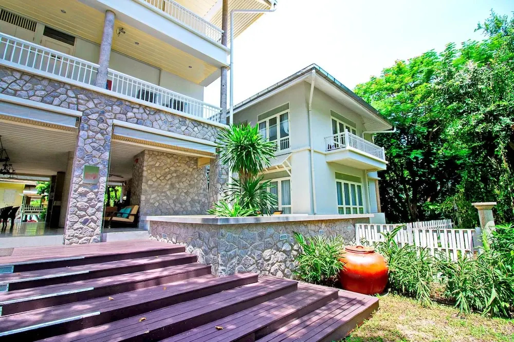 Baan Bayan Beachfront Hotel - Chambres