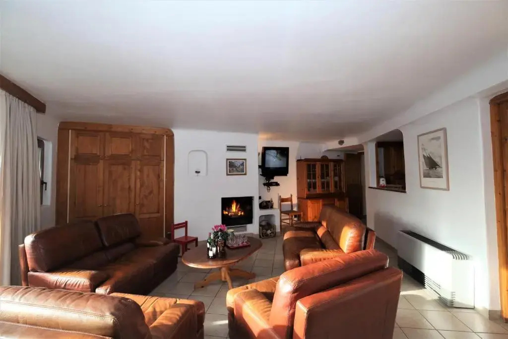 Voir la photo 2 — Apartment Renard 140m2 - 5-6 rooms - Living room with fireplace