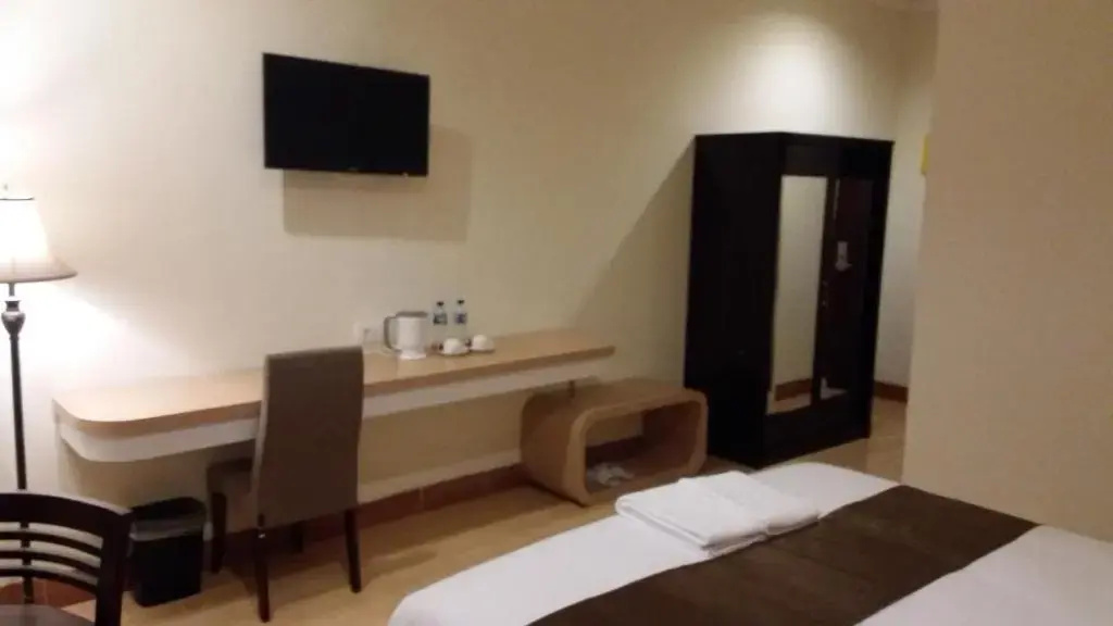 Deluxe Double room (full double bed)
