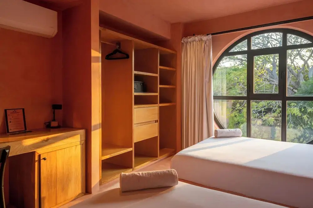 Comfort room