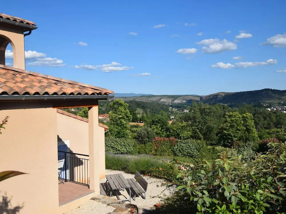Beautifully Located Holiday Villa With Private Swimming Pool and Lovely View!