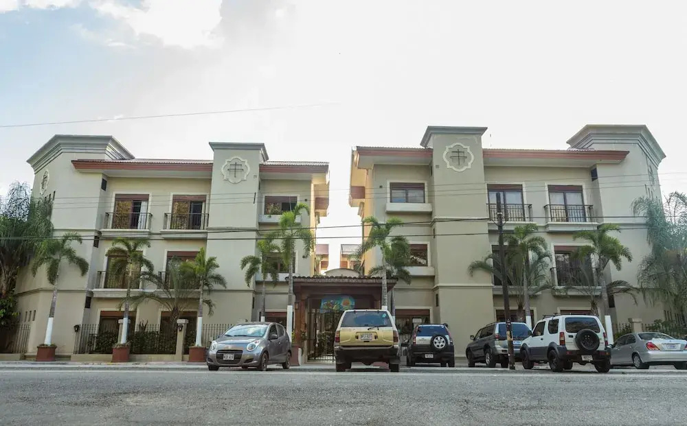 Macaws Ocean Club #8 - 2 Br Condo
