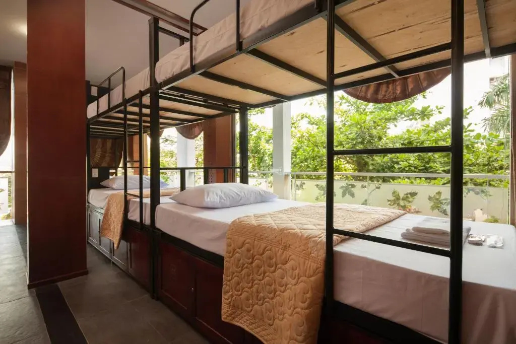 Gieng Ngoc Hotel - Tap to explore photos