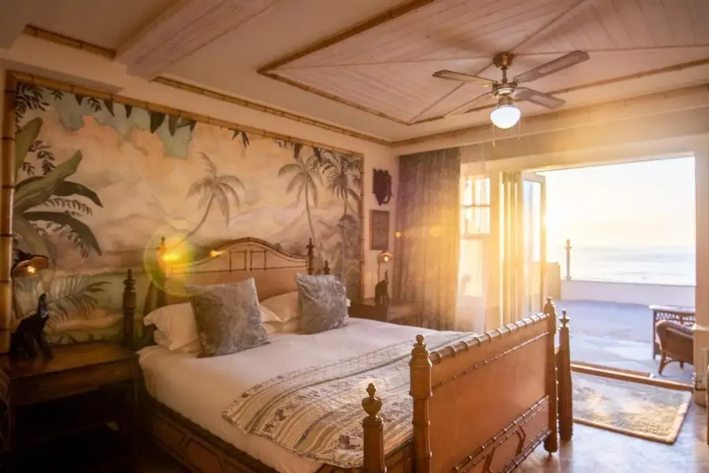 Tolcarne Beach Colonial Restaurant and Rooms Room Type - Suite with Sea View