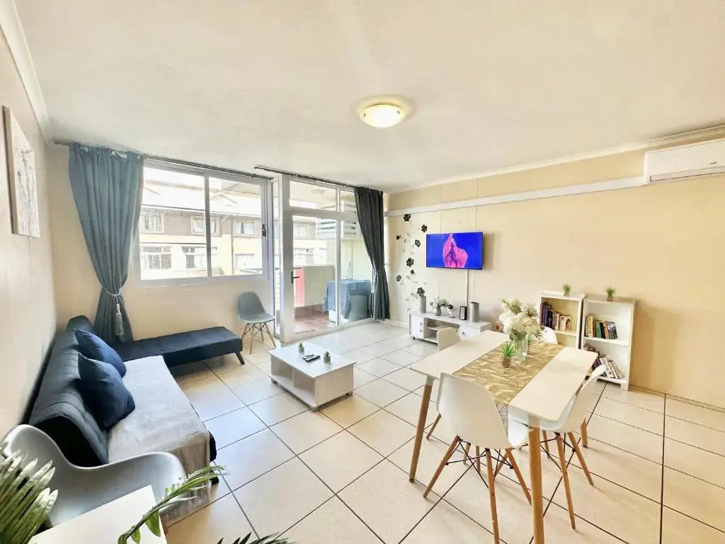 Beautiful Sky 2 Bed Apartment Next to Gateway