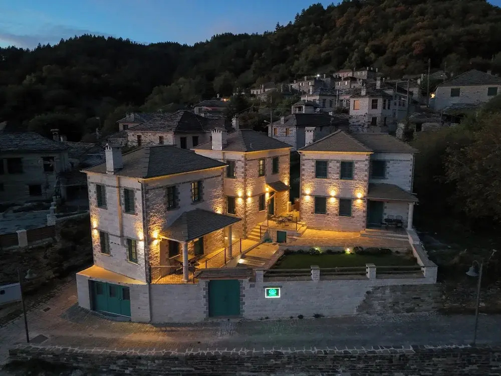 MAKRIS Papigo luxury suites