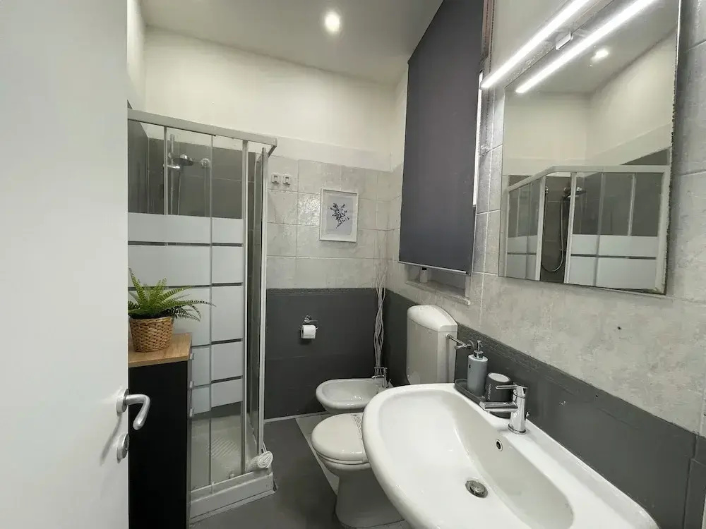 Comfort room