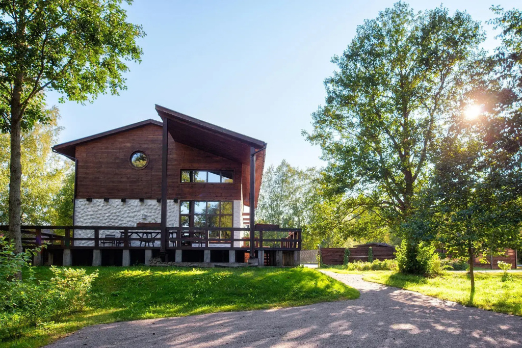 Standard Chalet