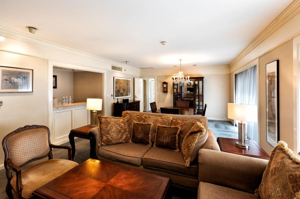 Presidential Club Suite