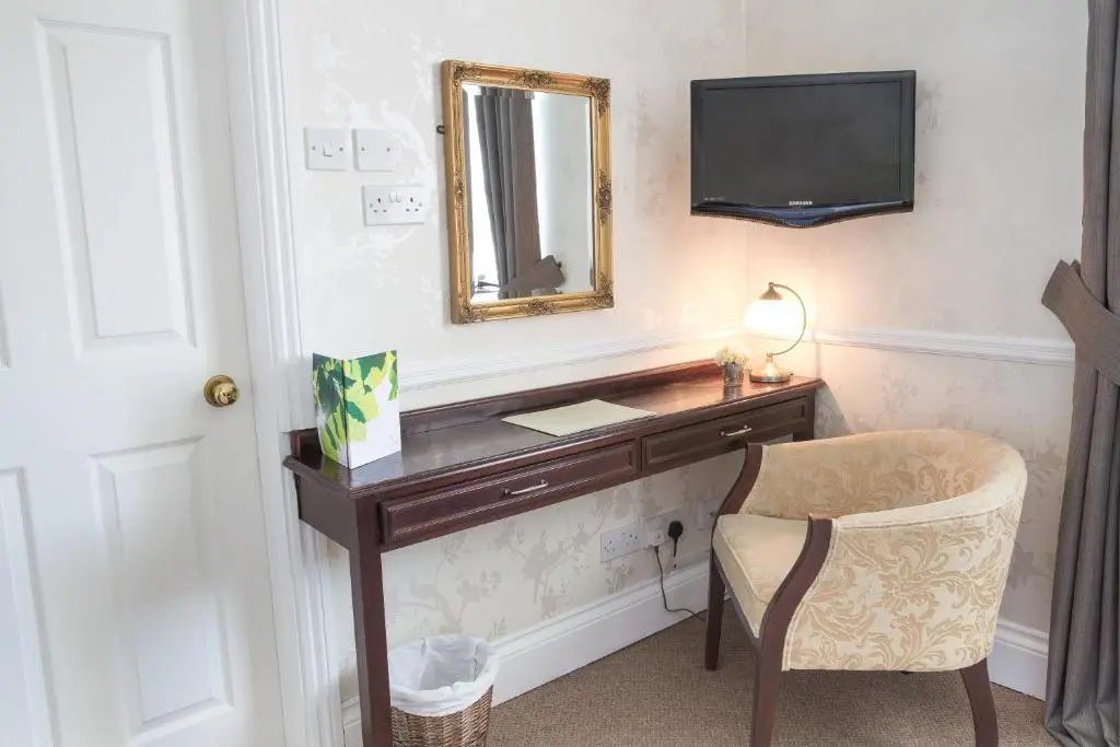 Llechwen Hall Hotel - Chambres