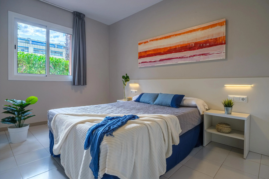 Apartamentos Estival Park — La Pineda, Catalonia