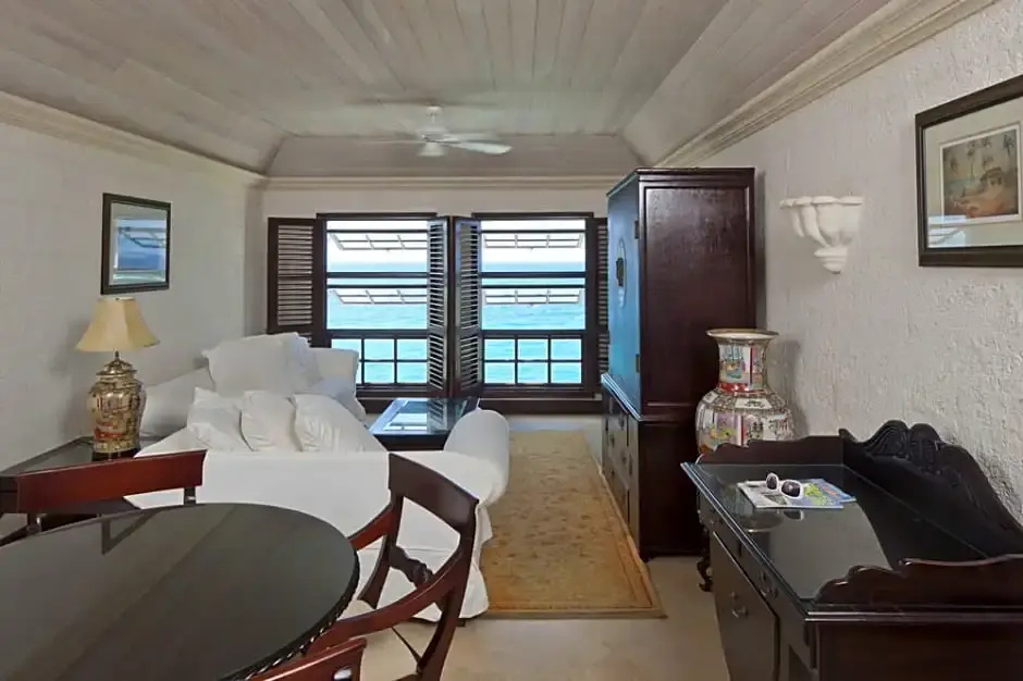 Suite with ocean view