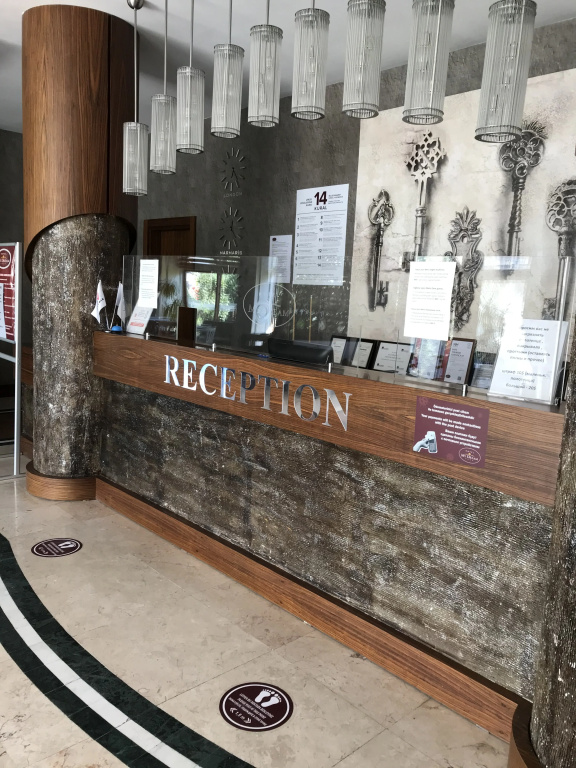 Lobby & Reception