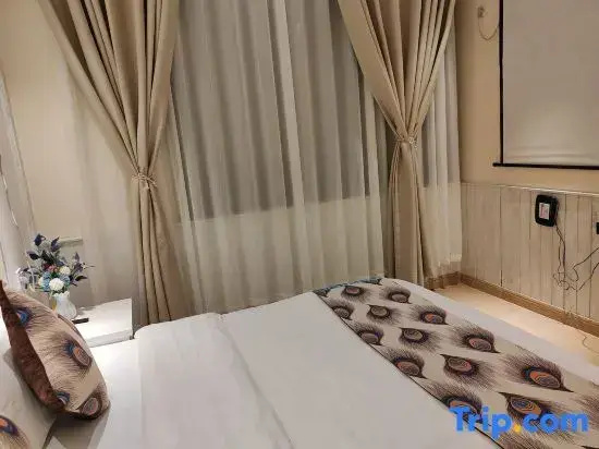 Standard Double room with river view (full double bed)