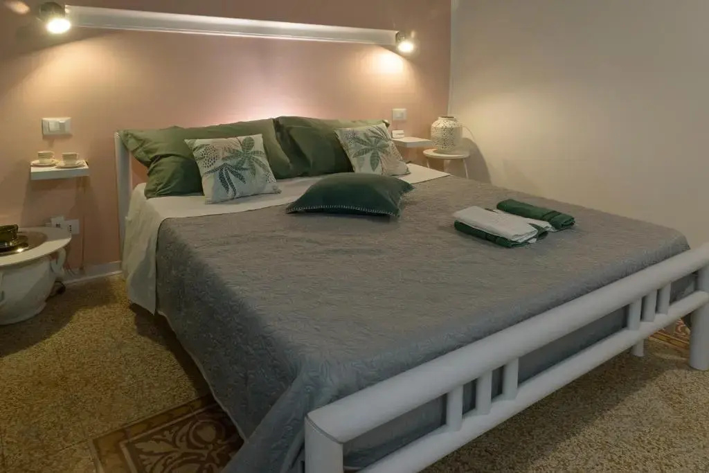 Economy room
