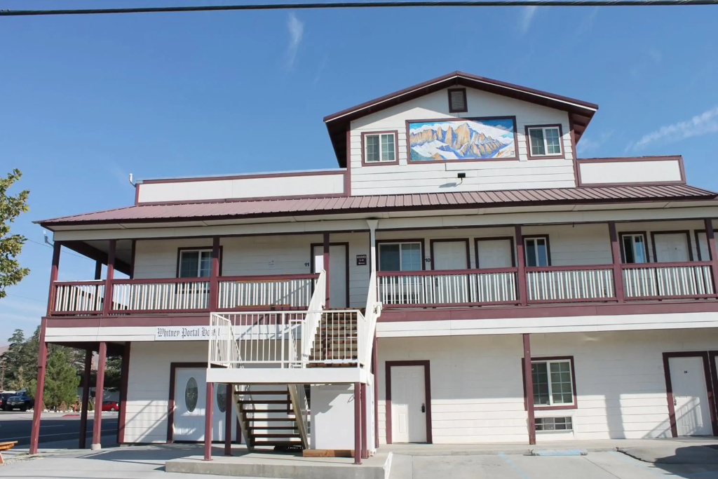 Whitney Portal Hotel And Hostel