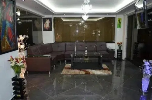 Confort Plaza