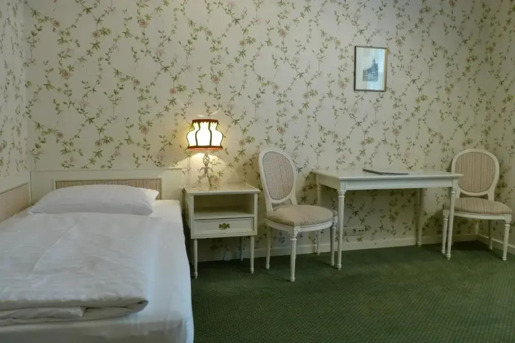 Hotel Hohenstauffen - Chambres