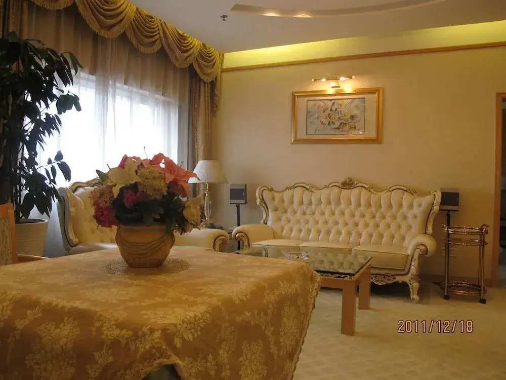 Lobby & Reception