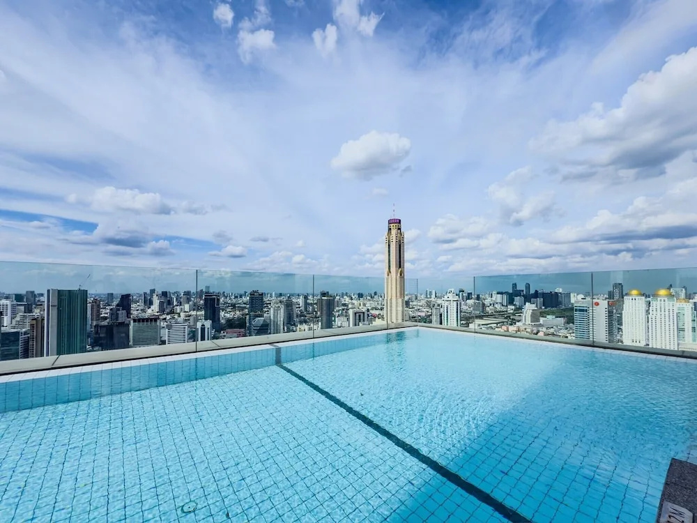 New Residence in Central Bangkok Siam Paragon · Central World
