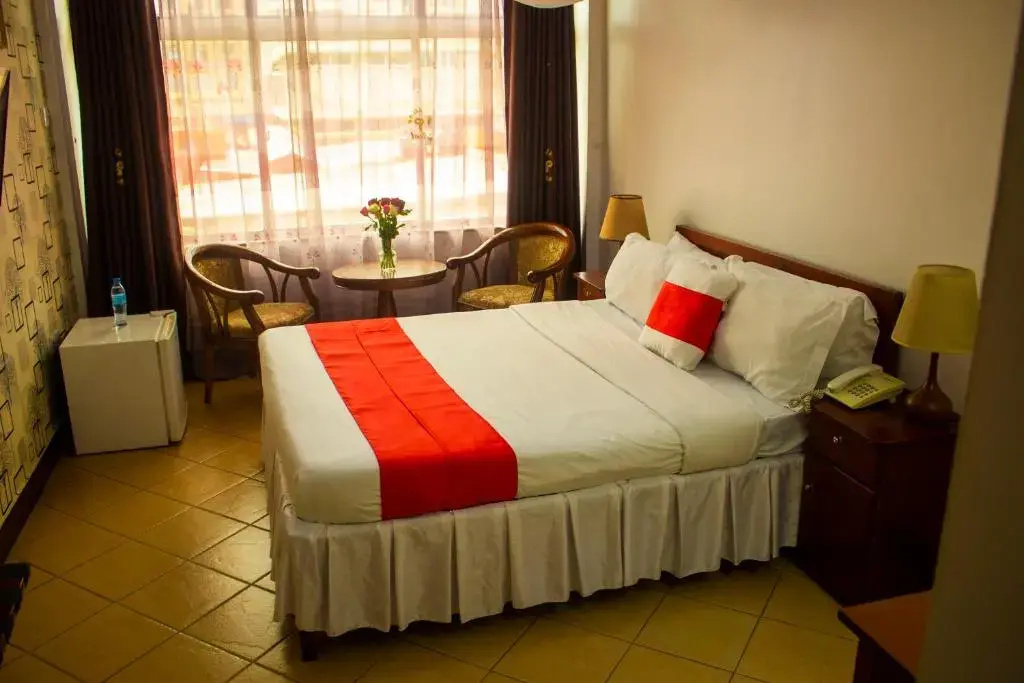 Deluxe Double room (full double bed)