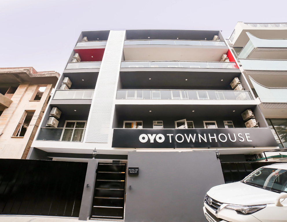 Townhouse 557 Near Golf course road