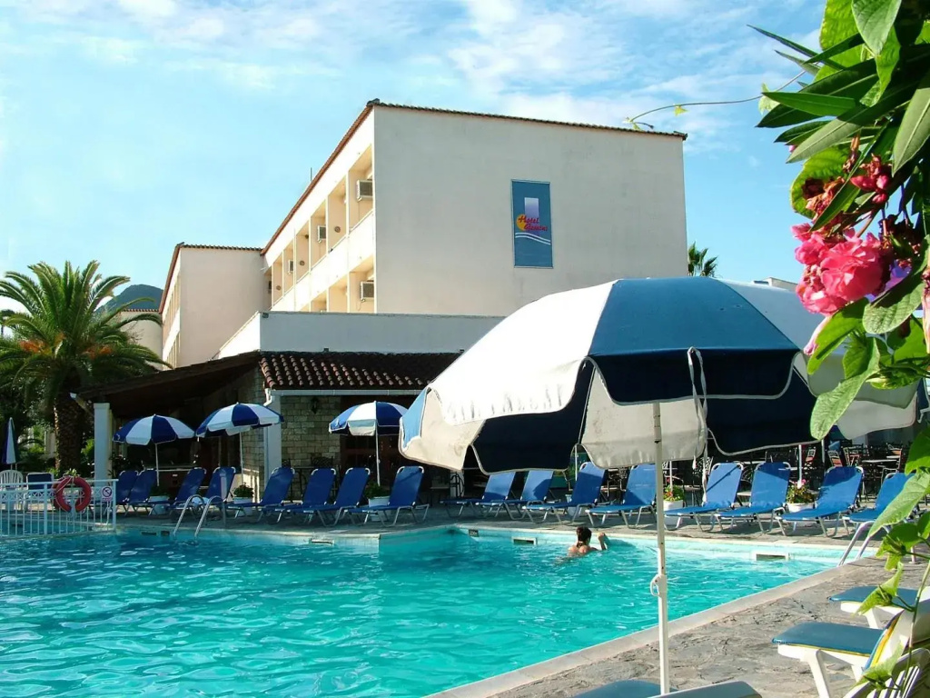 Hotel photo 12