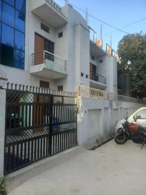 Super Class Guest Hostel