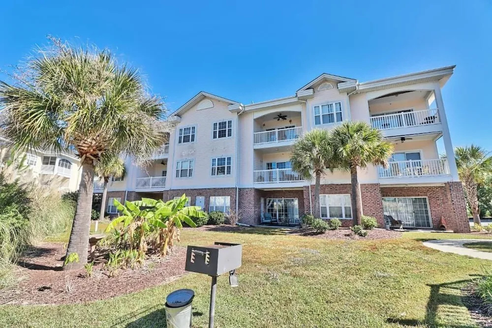 Pet-friendly Luxury 3BR Condo With Pool Near Beach
