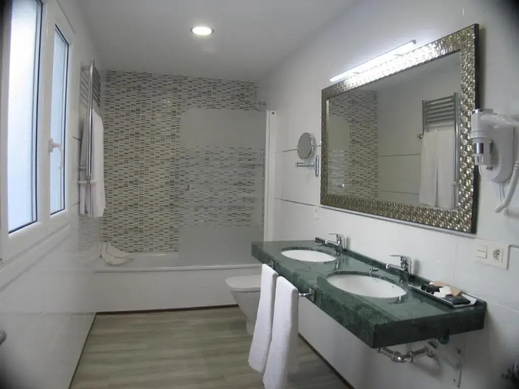 Superior Double room (full double bed)