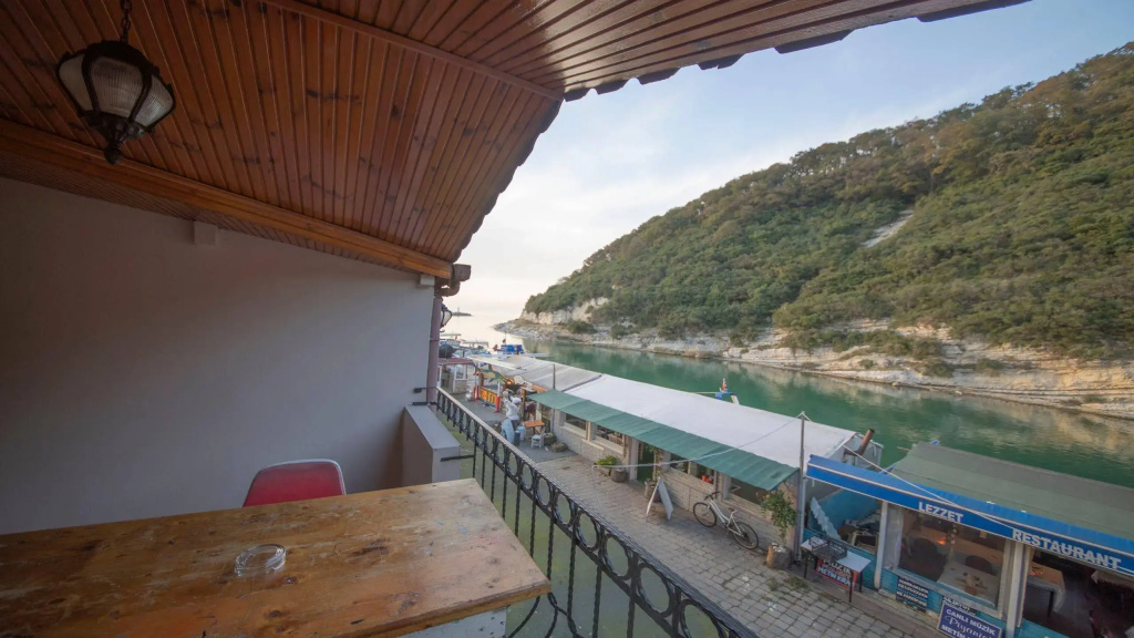 Beach & Waterfront