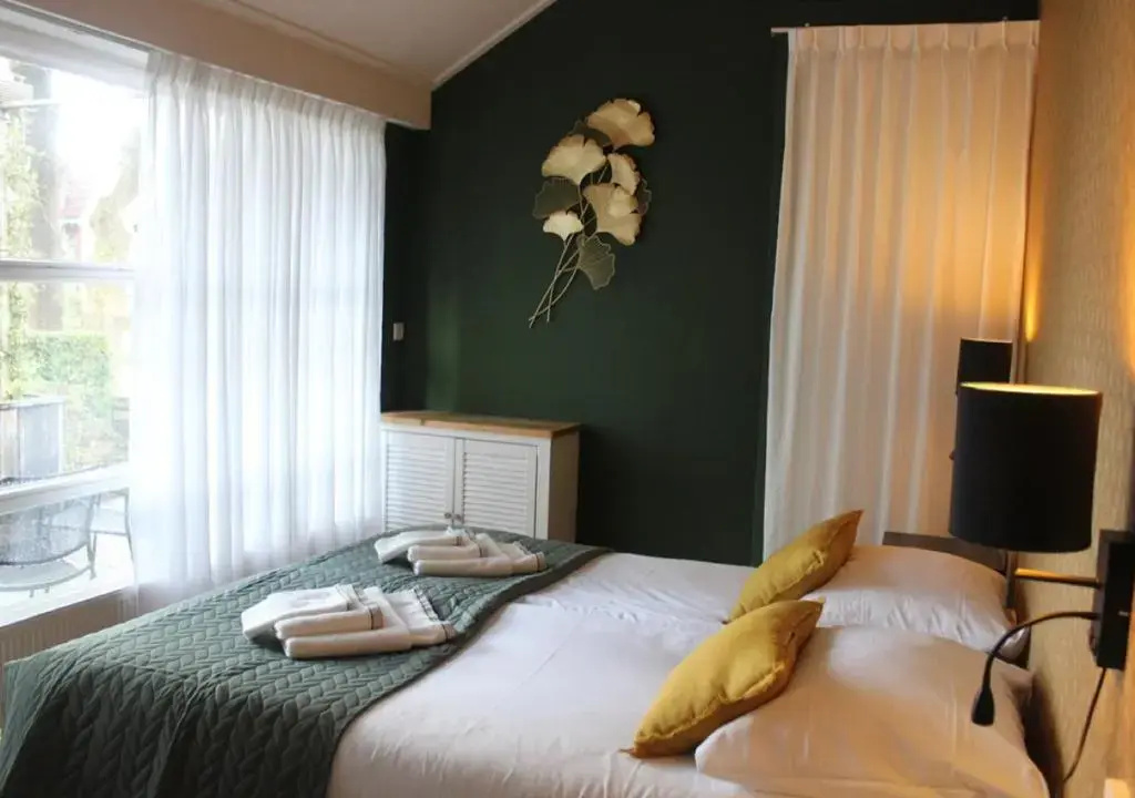 Economy room