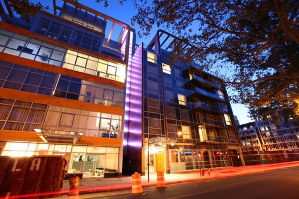 McCarren Hotel & Pool by null