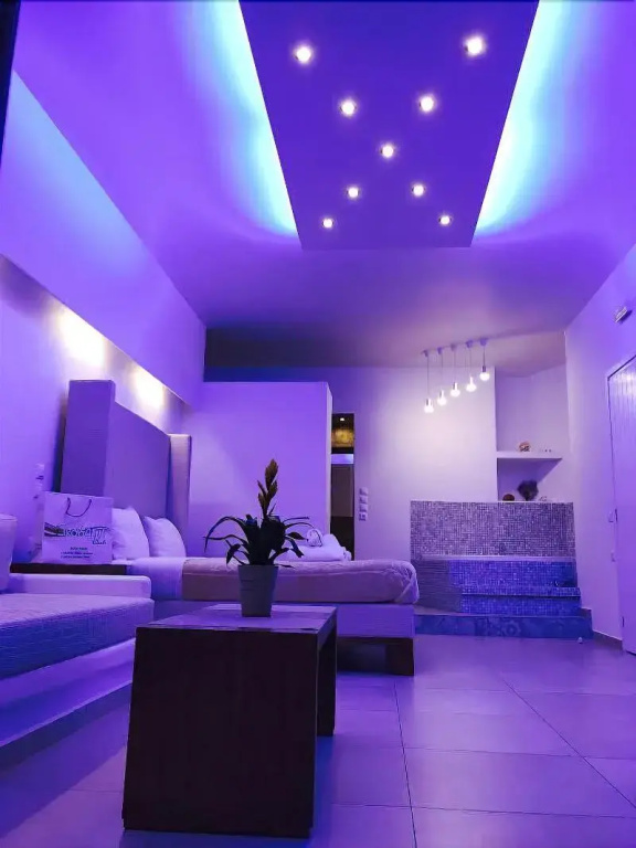 Queen Boutique Suites