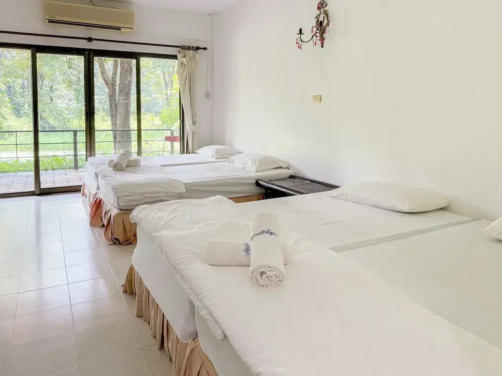 Standard Double Family room with balcony (twin beds)
