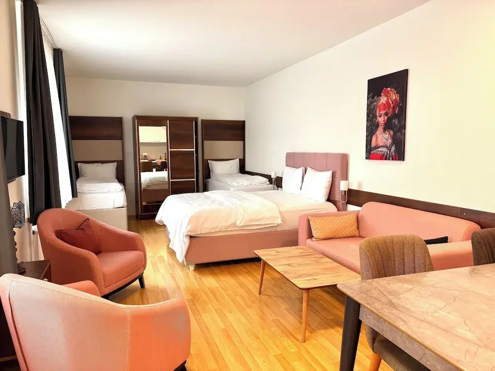 Comfort Quadruple room with courtyard view