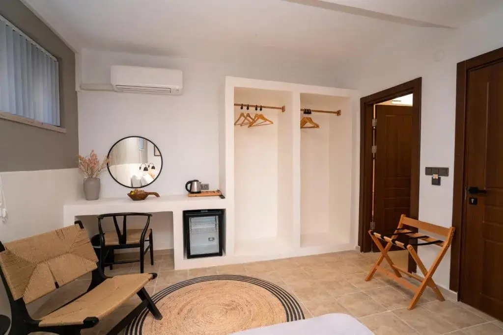 Standard Quadruple room with garden view