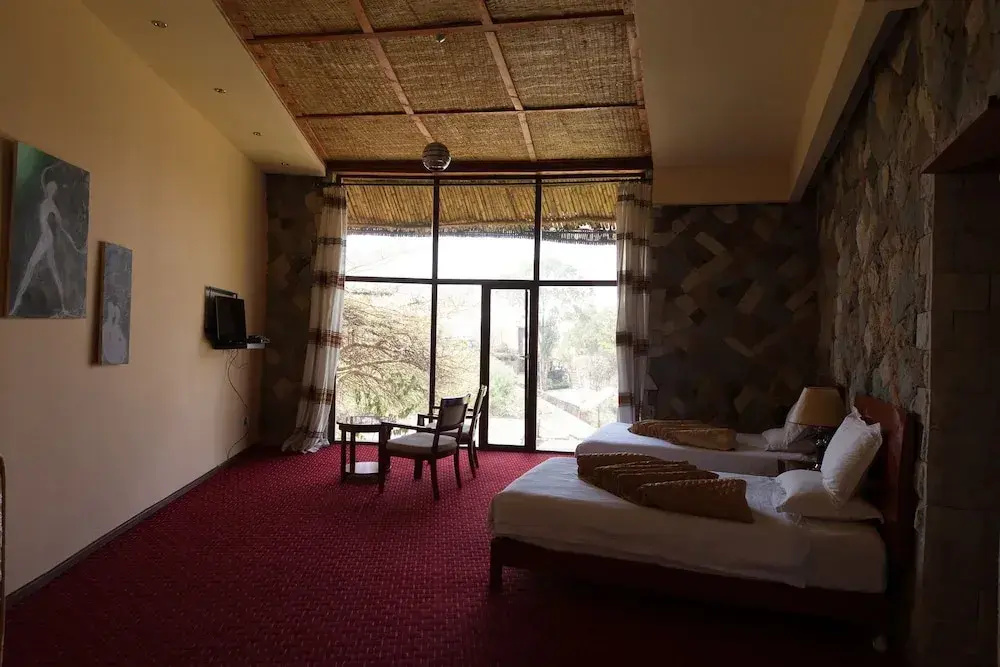 2 Bedrooms Luxury Suite with balcony and with park view full double bed