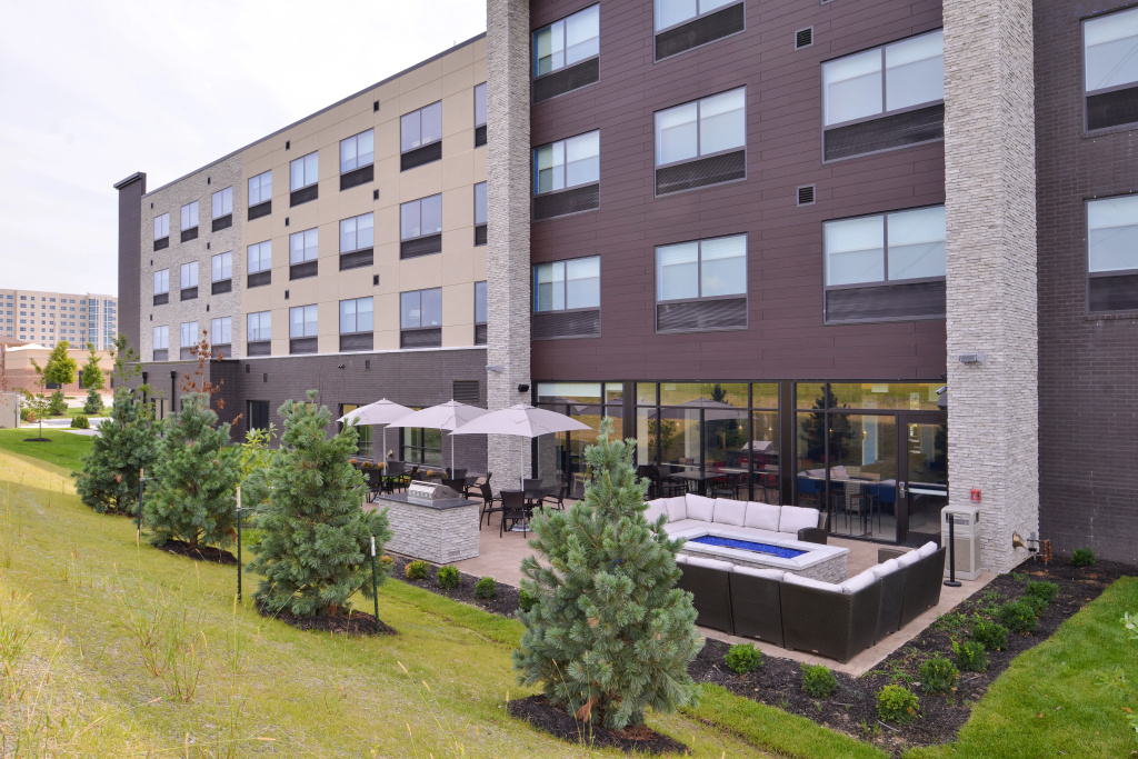 Holiday Inn Express & Suites Olathe West by IHG