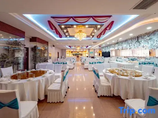 Food & Beverage