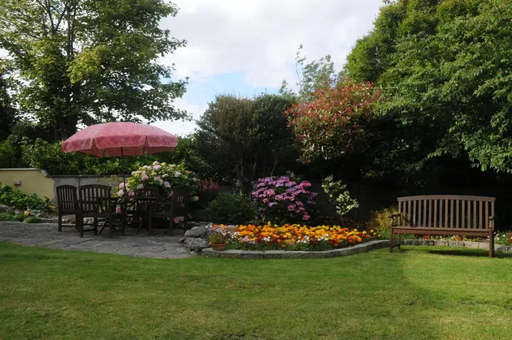 Standard Double room with garden view (full double bed)