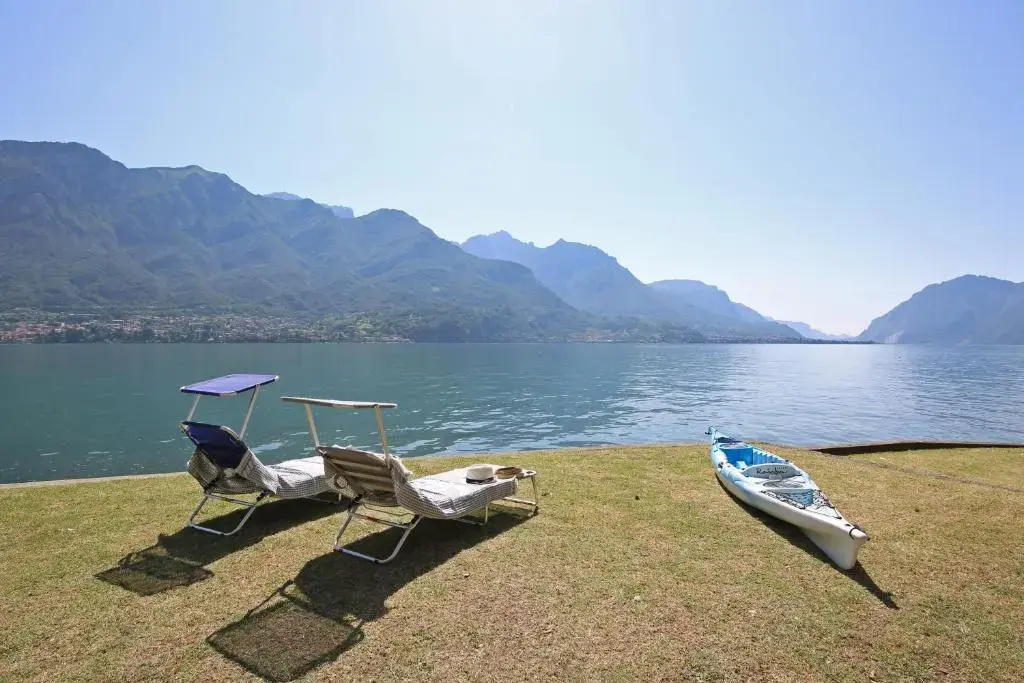 Apartment A lago, private beach and parking