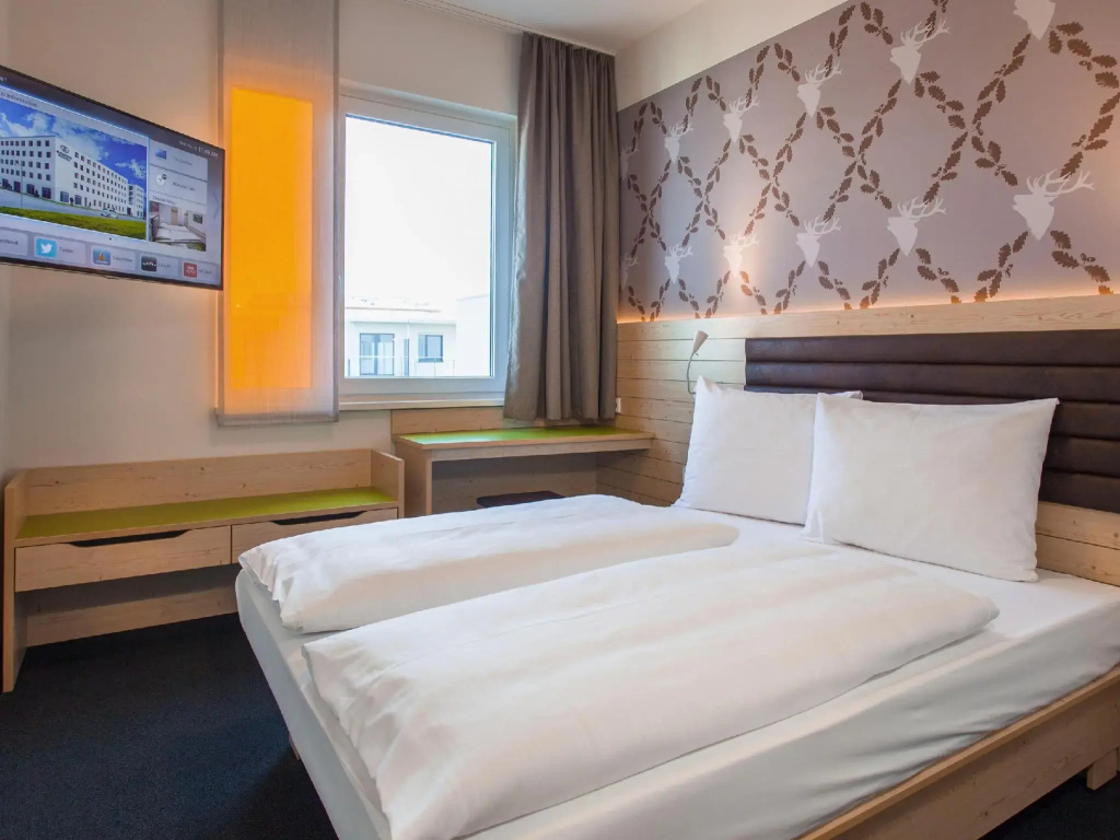 Standard Double room (full double bed)