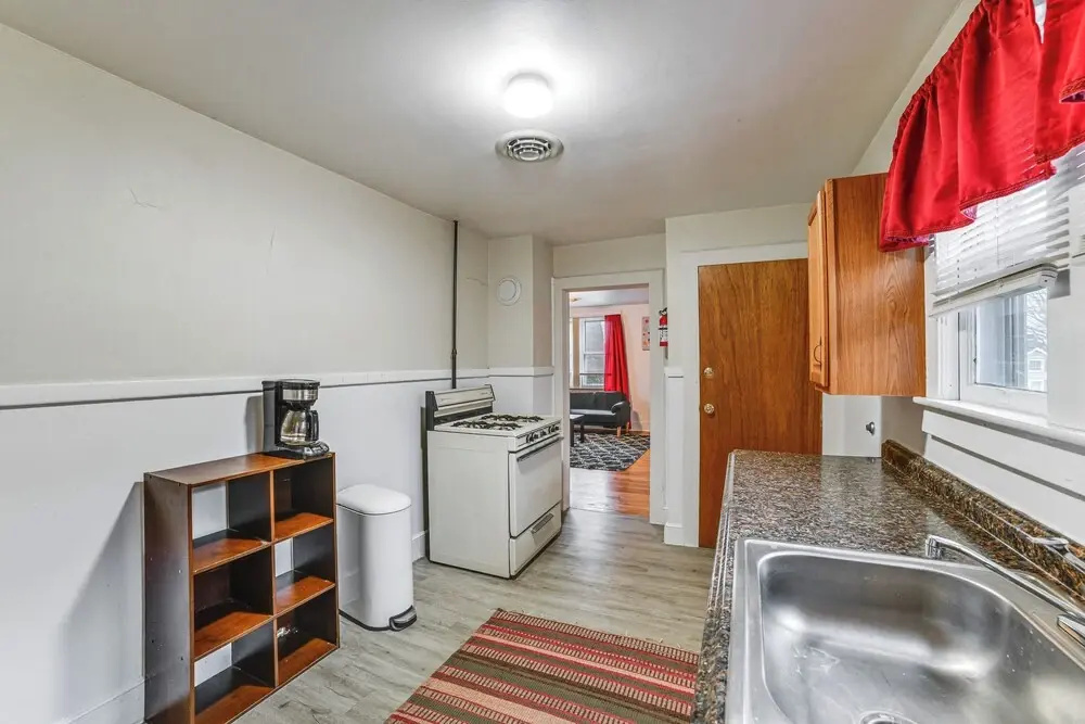 Work & Study: Binghamton Apt 2 Mi to Downtown