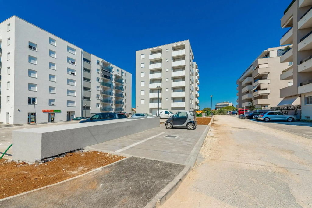 City Lux Apartment 2 - with garage and balcony