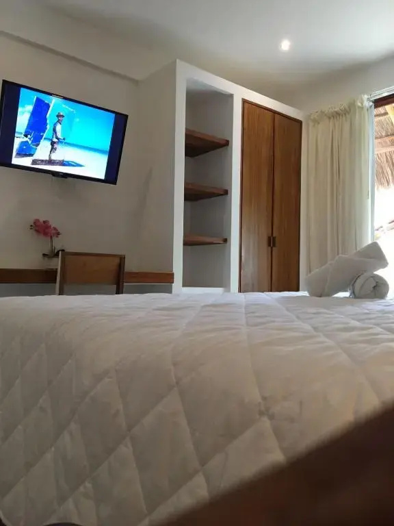 Deluxe Double room (full double bed)