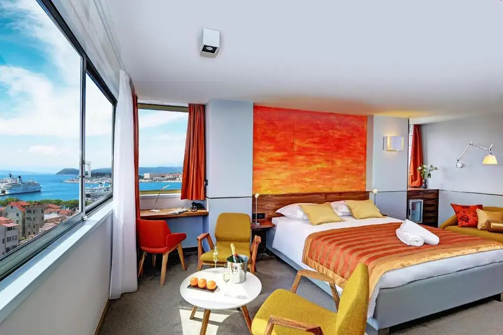 Deluxe Suite with sea view
