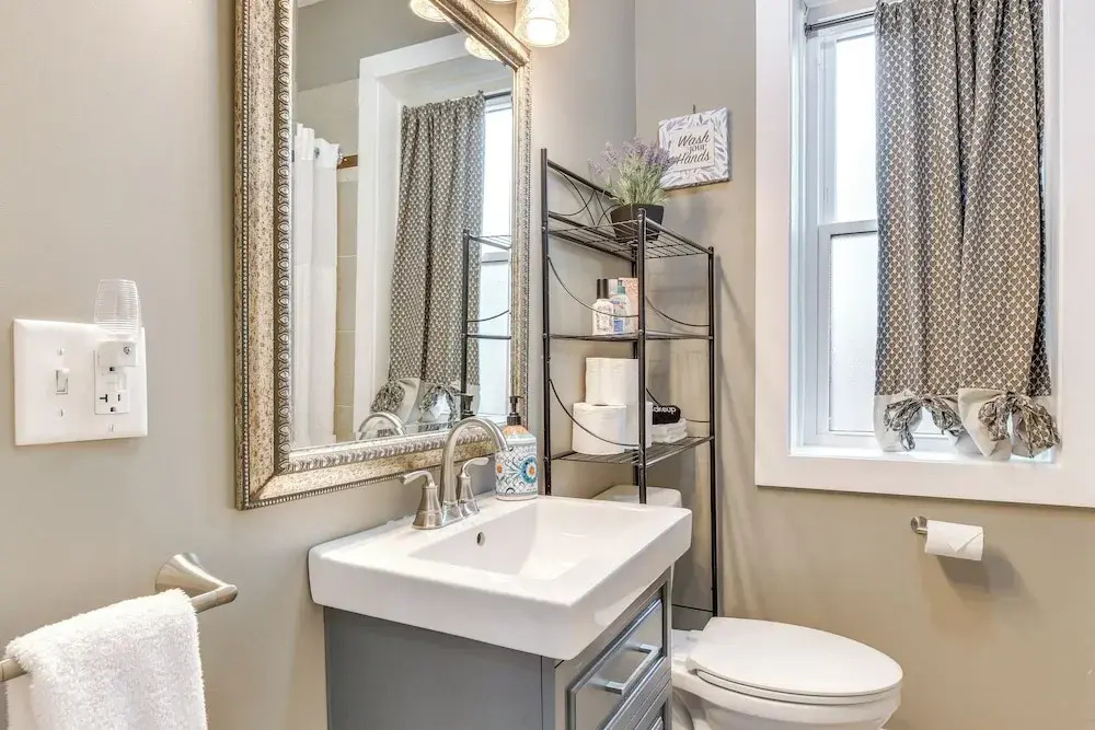 Pet-friendly Family Apartment - Near NU Campus! - фото 6